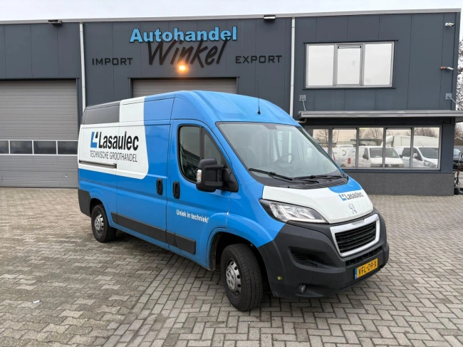 Peugeot Boxer - 333 2.2 BlueHDi 120 L2H2 Premium