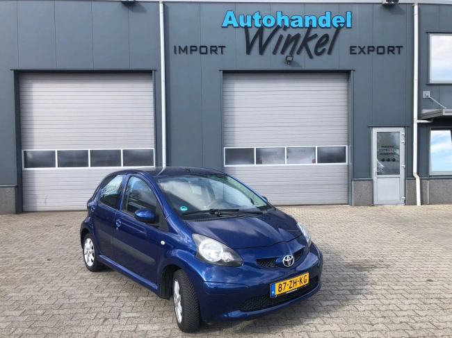 Toyota Aygo - 1.0-12V - 5 DOORS with AIRCO