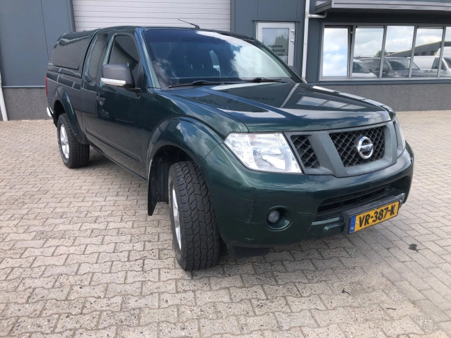 Nissan Navara - 2.5 dCi XE King Cab - 4x4 with AIRCO