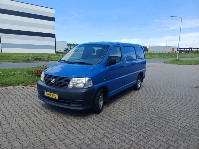 Toyota HiAce - 2.5 D-4D SHORT