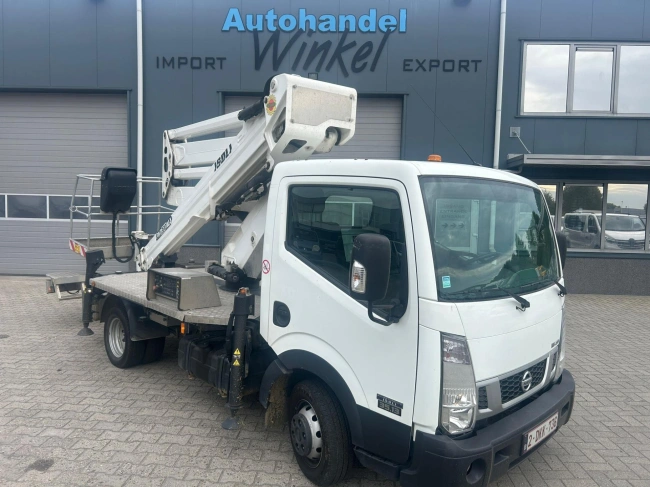 Nissan NT400 - Nissan NT400 with ISOLI LIFT PNT220NLX - EURO 6