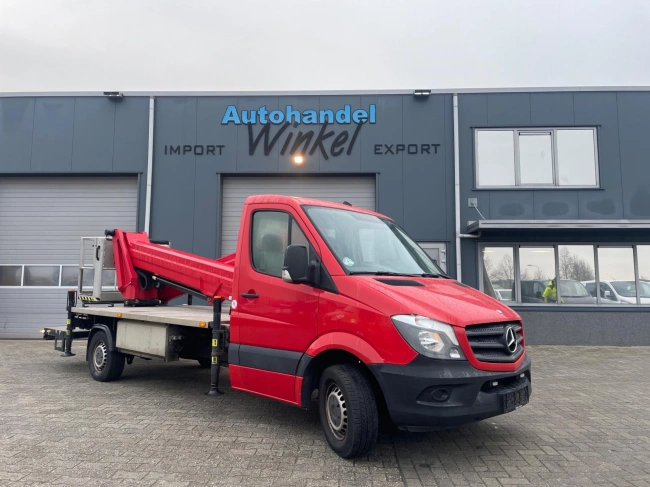 Mercedes-Benz Sprinter - 313 with VERSALIFT VTX-240