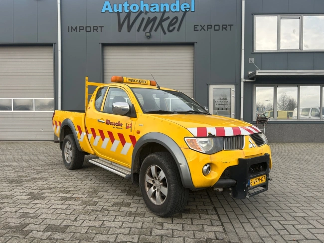 Mitsubishi L 200 - 2.5 DI-D Club Cab Intense 4x4 airco